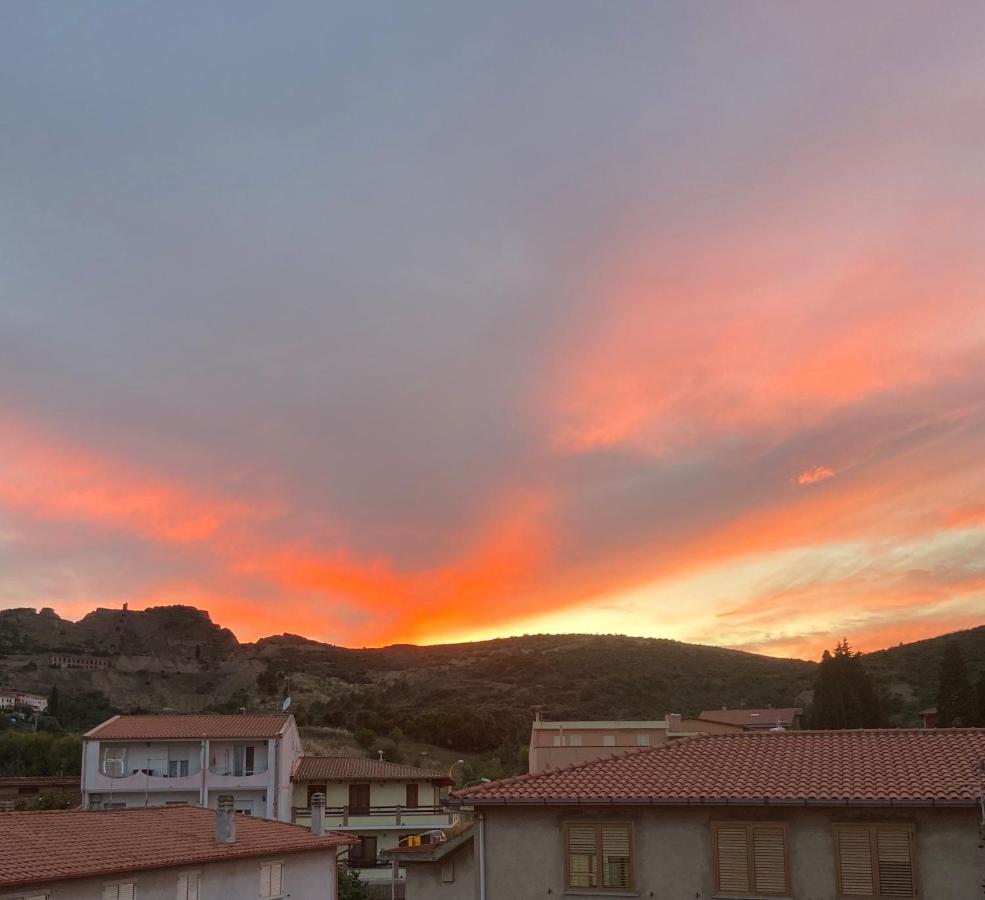 Pozzo Sella Aparthouse - Tramonto Sulla Miniera Iglesias Zewnętrze zdjęcie